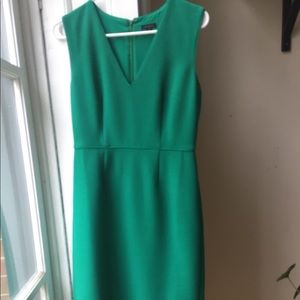 Ann Taylor green dress 💚 perfect work attire